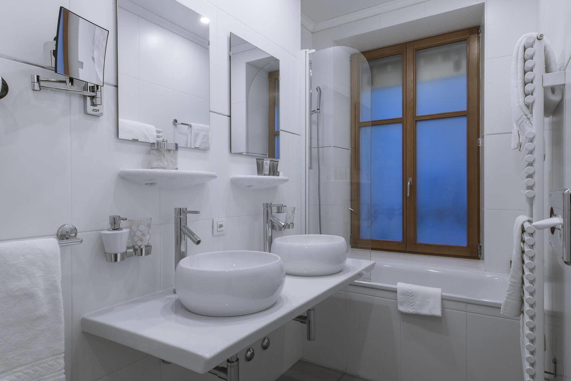 La Cour Des Augustins Boutique Gallery Design Hotel Женева Экстерьер фото
